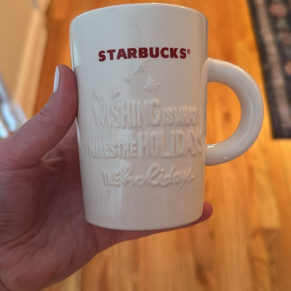 Starbucks ‘Wishing is what makes the holidays the holidays’ mug - Picture 3 of 5